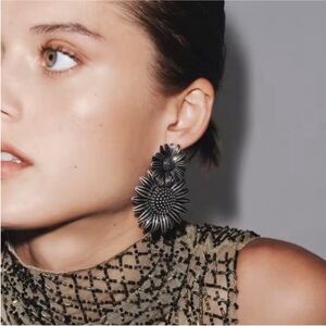 New! Zara Sunflower Drop Earrings (1014) NWOT